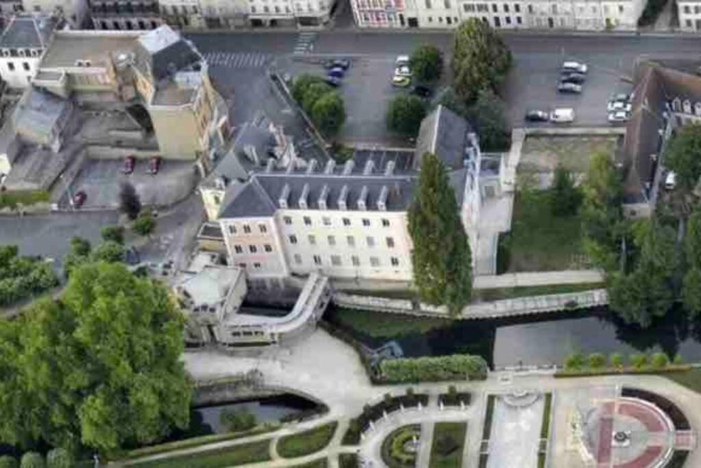 Charmant Studio Vierzon Bagian luar foto